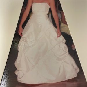 Jasmine Collection Ivory Beaded Strapless Ballgown Corset Wedding Size 12